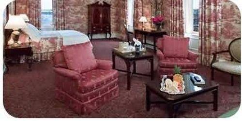 Molly Pitcher 5* Red Bank