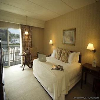 Molly Pitcher Hotel