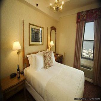 Molly Pitcher Hotel 5*