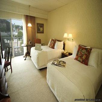 Molly Pitcher Hotel